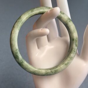 CERTIFIED NATURAL Green Jadeite Jade Bangle Bracelet
